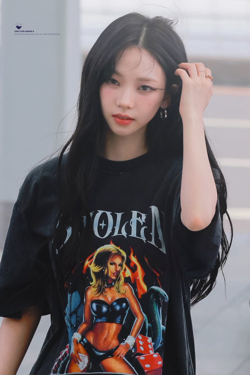 0411_meowfist's tweet photo. 230623 🐈‍⬛

#카리나 #KARINA
#에스파 #aespa https://t.co/3cnSuoepHv