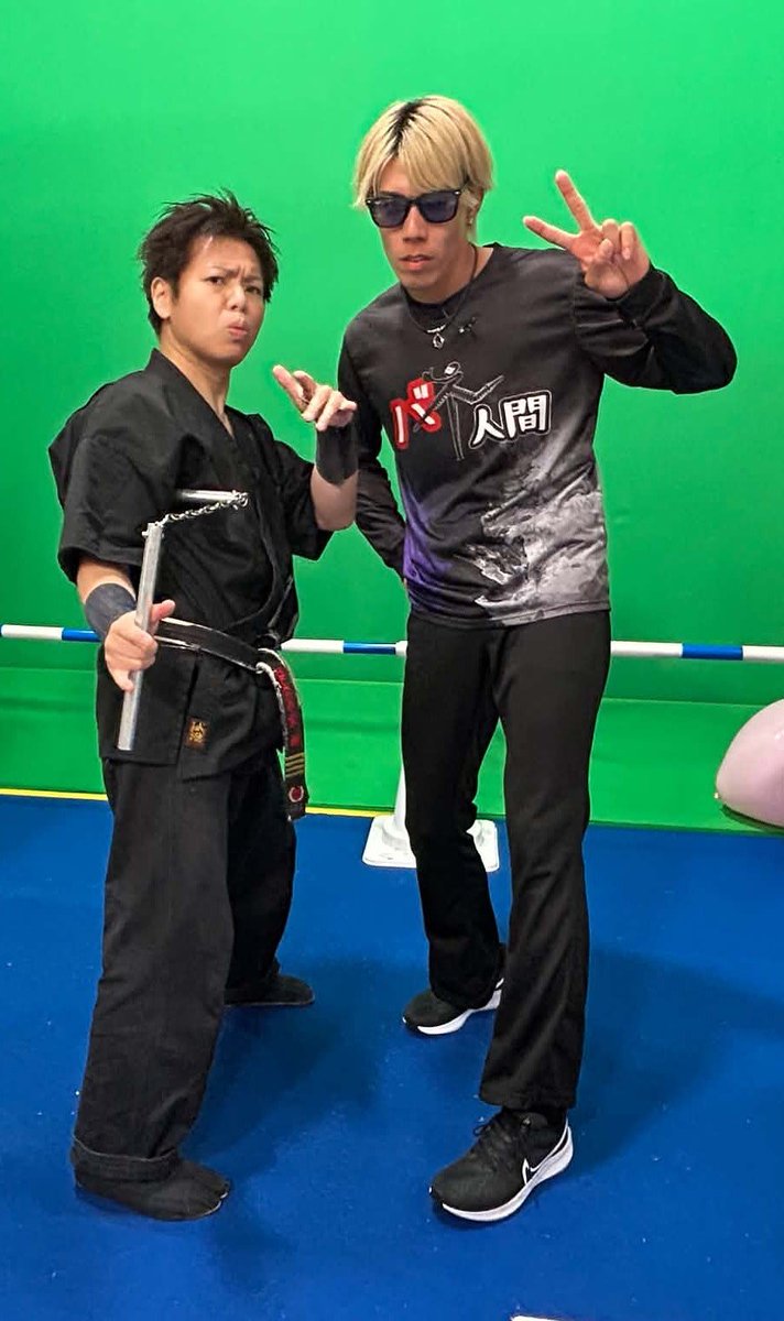 nunchaku_artist's tweet photo. ラヴィット！で、やっちまった二人。揺るぎない！
バネ人間とゆるぎないヌンチャク男
#ラヴィット
#ヌンチャク
#揺るぎない
#ゆるぎない
#バネ人間 https://t.co/YdihCozwWz