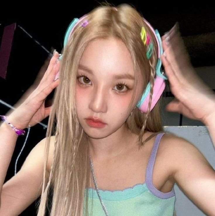 heiaxencse's tweet photo. #moothunt
hi, dearests! I'm looking for interactive moots/oomfs.

- she/her, of age.
- not new to #stantwt/#kpoptwt
- Idle, BP, Stray Kids, Le Sserafim, Red Velvet, &amp; more.
- would definitely love to have more moots to interact with.

↻/♡ to be moots and spread, thank you. https://t.co/EjQH0PezhI