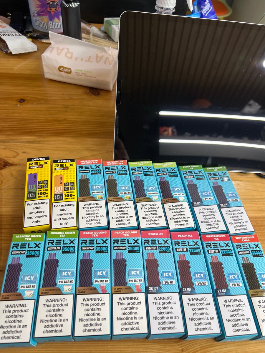 1wee31's tweet photo. 电子烟对健康的影响仍需关注：尽管电子烟可能比香烟少一些危害，但长期使用仍可能对健康产生影响。 清理时避免使用过于刺激的清洁剂：清理电子烟时，使用温水和轻微的清洁剂，不要使用有强烈化学成分的清洁剂。 电子烟在某些国家可能受到限制：出行时，了解当地对电子烟的法律规定，避免不必要的麻烦。 https://t.co/7NYhdNgOKB