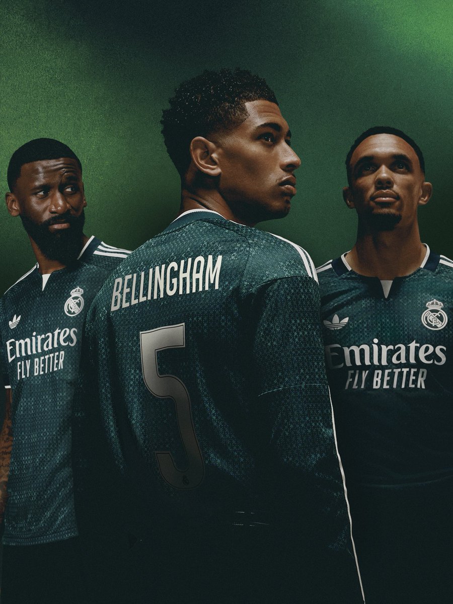 ActuFoot_'s tweet photo. 🚨 OFFICIEL ! ADIDAS DÉVOILE LE NOUVEAU MAILLOT EXTÉRIEUR DU REAL MADRID ! 💚

Vous lui mettez quelle note sur 10 ? 👀 https://t.co/kslktEecxa