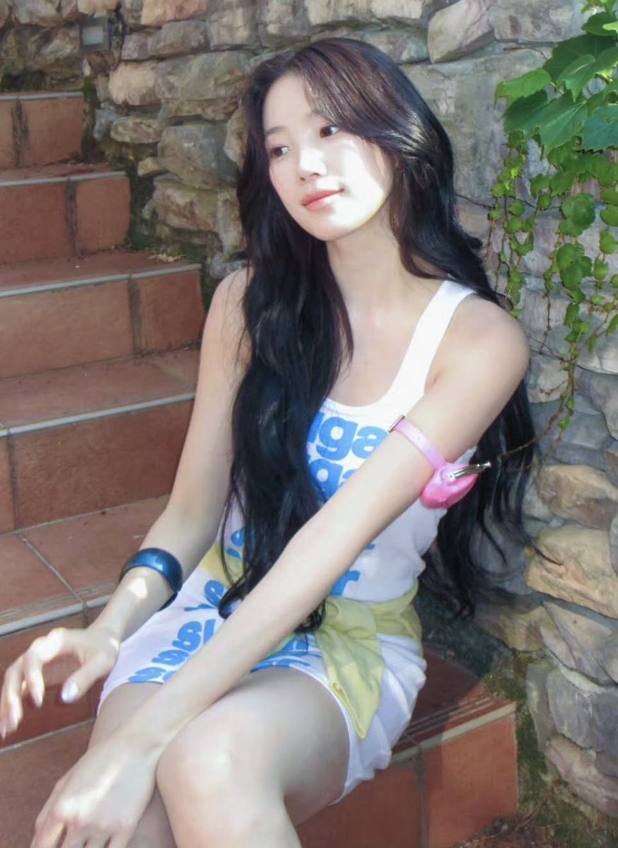 Daily_Zuha's tweet photo. #KAZUHA #LE_SSERAFIM #카즈하 #르세라핌 https://t.co/44DkgRsZWA