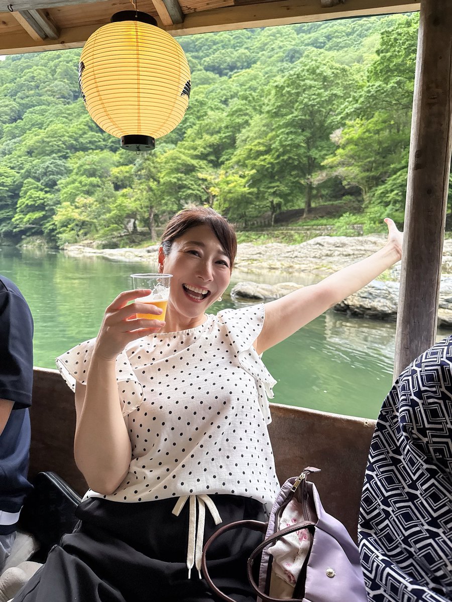 miwa_sakuri's tweet photo. きょうとこれからラジオの放送始まりましたー!#今月のスマホ写真 はこちら。
夏のイベントたくさん。
1枚目:祇園祭 お迎え提灯
2枚目:嵐山 鵜飼
3枚目:知恩院 暁天講座
#きょうとこれから #FMおとくに #FM862 https://t.co/RmjVTJ6prP