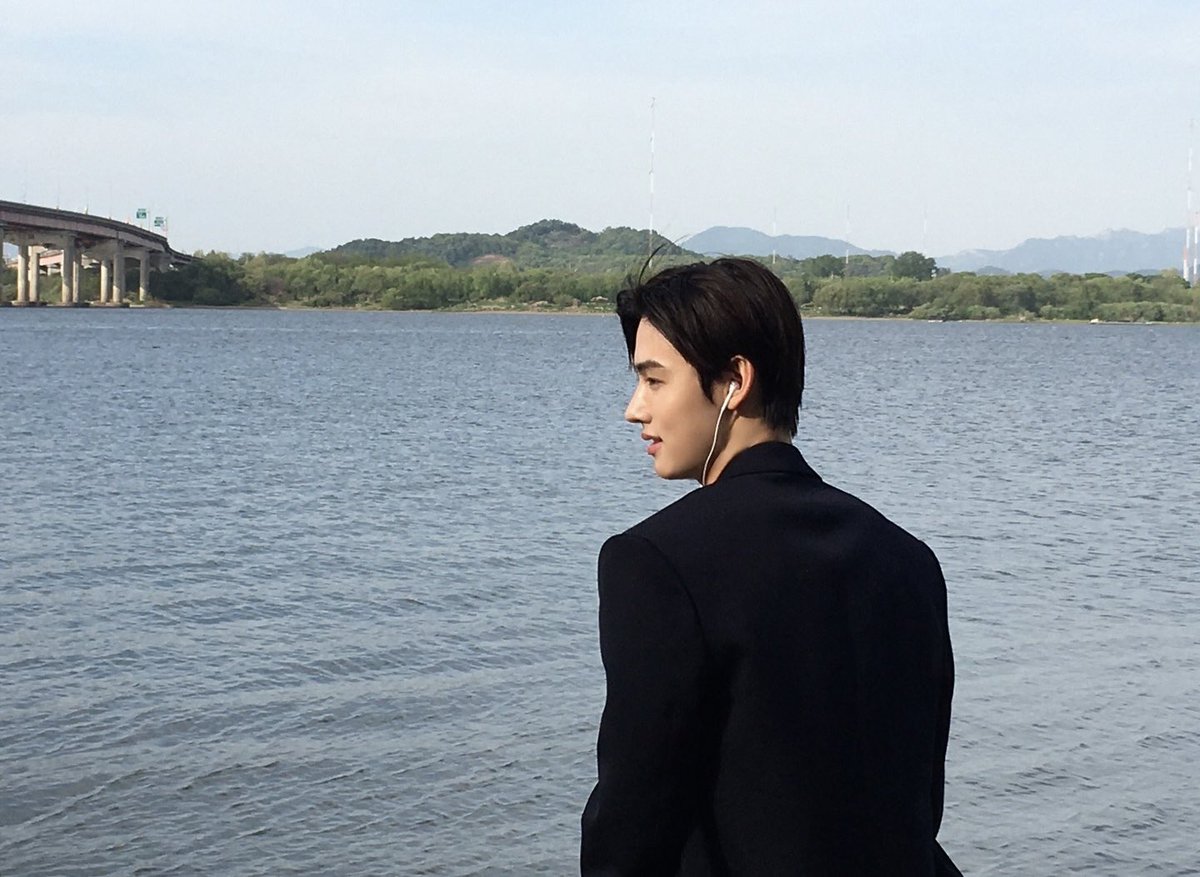 eomseaniee's tweet photo. “the view is beautiful, but you are even more.” https://t.co/HB0JodZnOH