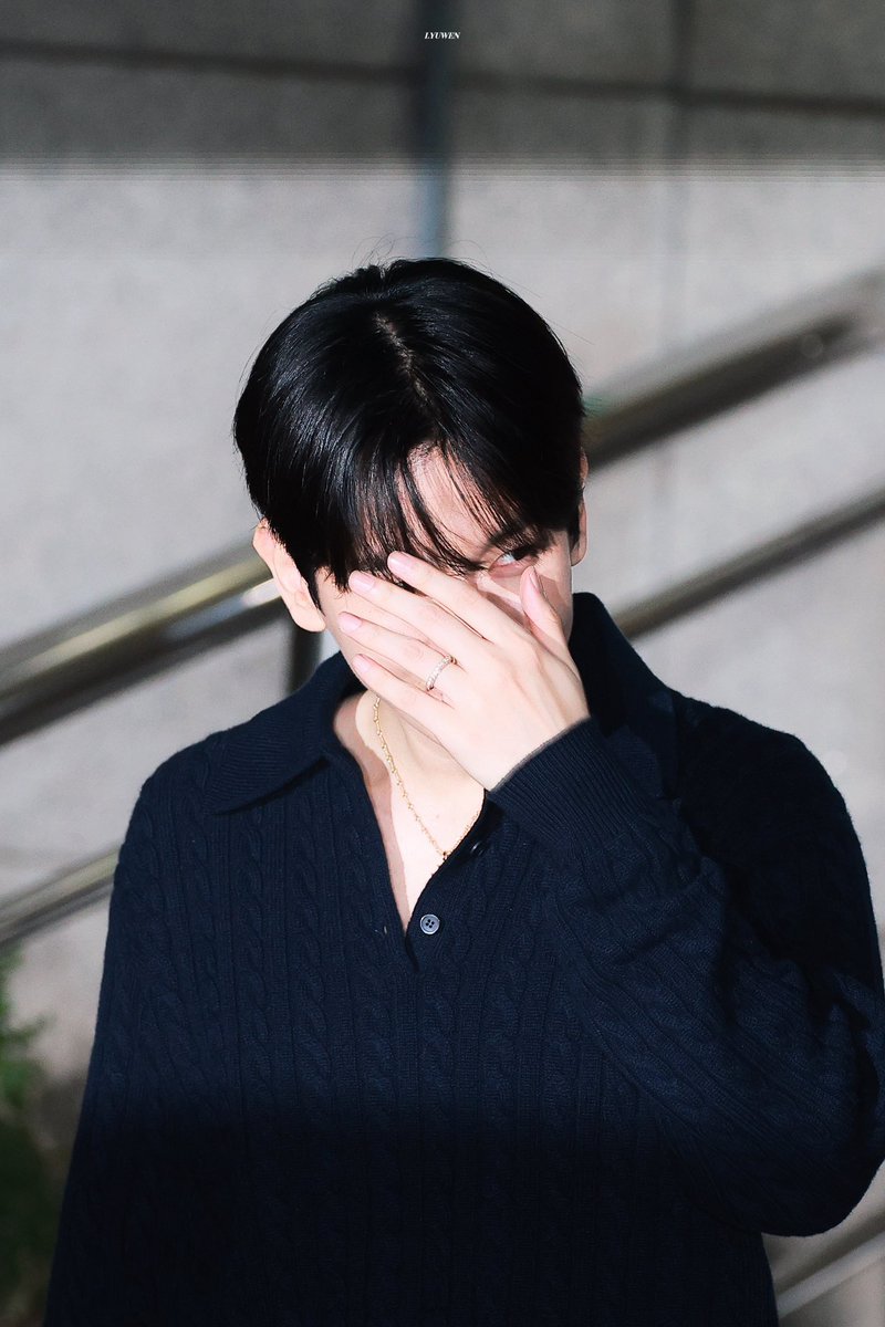 luvbh56's tweet photo. 사랑하는 백현시🖤 https://t.co/3AX3xdjxyI