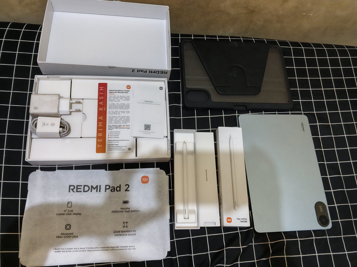 strawsecc's tweet photo. #WTS REDMI PAD 2

Want to Sell 
Redmi Pad 2 4/128gb

☆ 2.500K (bolehh nego) 
📍 yogyakarta, jogja

Include:
Charger kabel &amp; adaptor, box, tab, case 360°, pen + box

Minus : 
Charger pen nya gada soalnya mau aku pake, tapi aman bisa cas pake kabel tab nya 👍🏻👍🏻 https://t.co/PyYbNcIeot