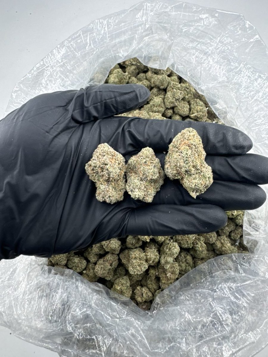 TheHighestah's tweet photo. Red eye 
1lb+$975
3lb+$925
5lb+$875
10lb+$825 https://t.co/gV2qgUOxfB