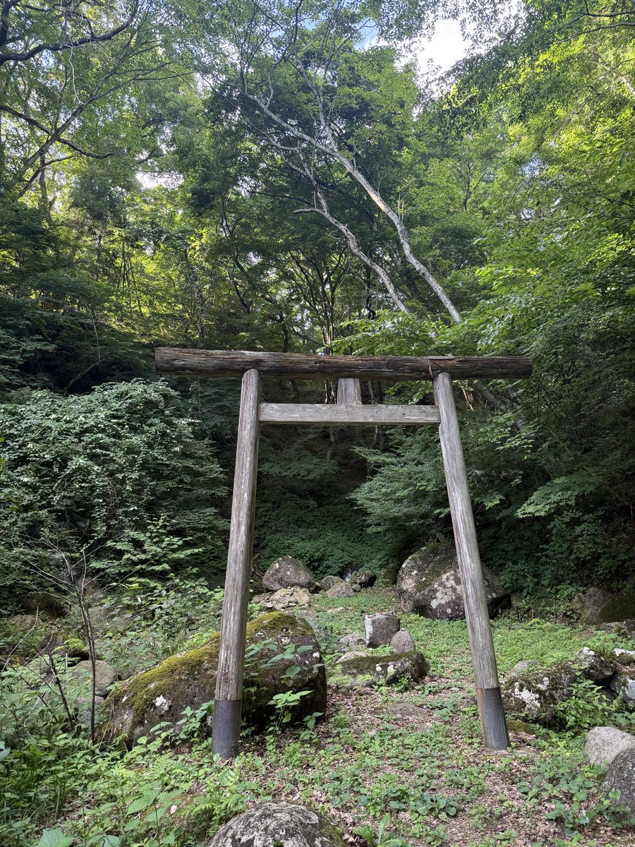 iris001971's tweet photo. 仕事で猿ヶ京温泉に♨️
近くにあったのでお散歩🚶‍♀️
#縁結びの滝 https://t.co/BQTPyJ0SkA