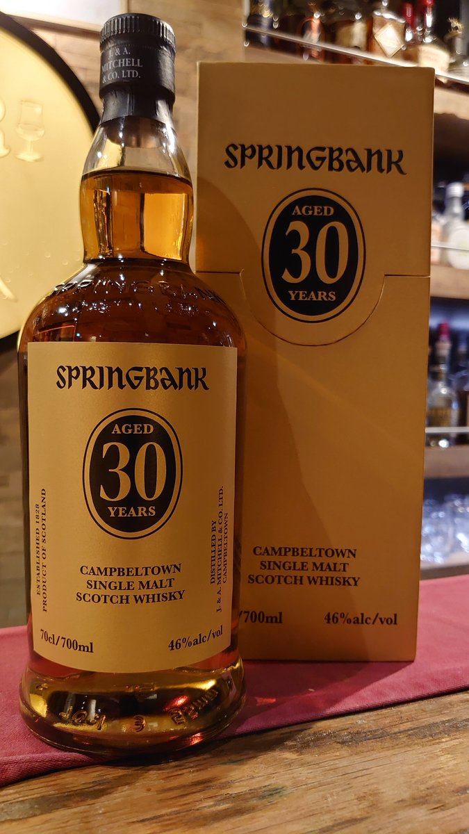 Bargenkaware's tweet photo. 本日も17時よりオーブンです▼
今宵は希少品ボトルとなります▼
■スプリングバンク30年 2025 OB

2025年リリースは、全世界でわずか1,900本のみ限定生産された希少なシングルモルトスコッチウイスキーです。
また、限定パッケージの販売はさらに希少な500本限定と報告されています。
バーボン樽85%、シェリー樽15%という比率でヴァッティングされており、キャラメルのような濃厚な甘みと熱帯フルーツのような華やかな香りとブリニー(塩味)が特徴です。
15ml 6,000円
10ml 4,000円
お値段はしますが、価値ある1本を
お試しください。

#BAR原価割れ
#スプリングバンク
#キャンベルタウン
-----------------------
BAR 原価割れ 池袋（げんかわれ）
〒170-0013 東京都豊島区東池袋１丁目４０−１０ 川又ビル 2F
03-6903-6928
-----------------------