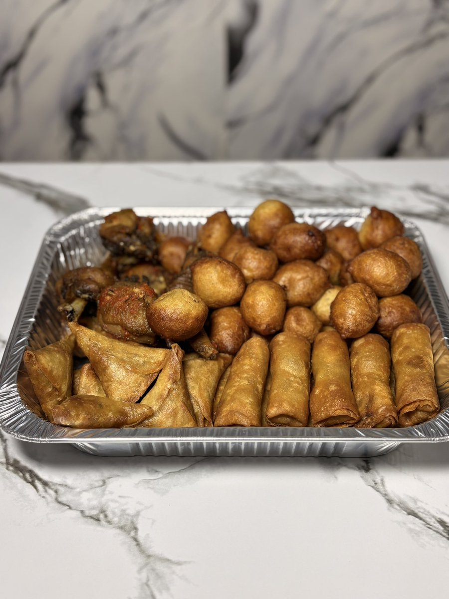 NuratRayne_'s tweet photo. We’re open for business 

Need a celebration cake,Smallchops or other pastries in Ado Ekiti?? Send a dm or click on the link in the bio for fast response 

📍Ado Ekiti/Ekiti State https://t.co/fj4eLVZF6K
