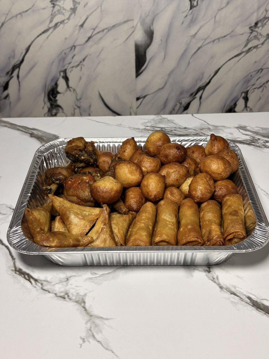 NuratRayne_'s tweet photo. We’re open for business 

Need a celebration cake,Smallchops or other pastries in Ado Ekiti?? Send a dm or click on the link in the bio for fast response 

📍Ado Ekiti/Ekiti State https://t.co/fj4eLVZF6K