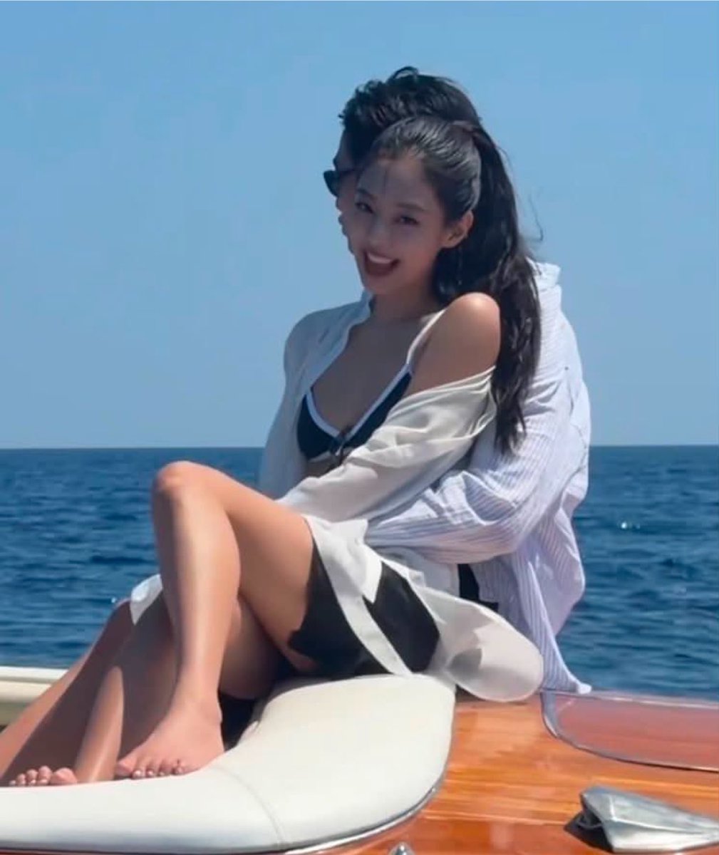 travelman777's tweet photo. 진짜 졸라게 이쁘게 생기긴 했다 제니. https://t.co/JmpUqYDTjm