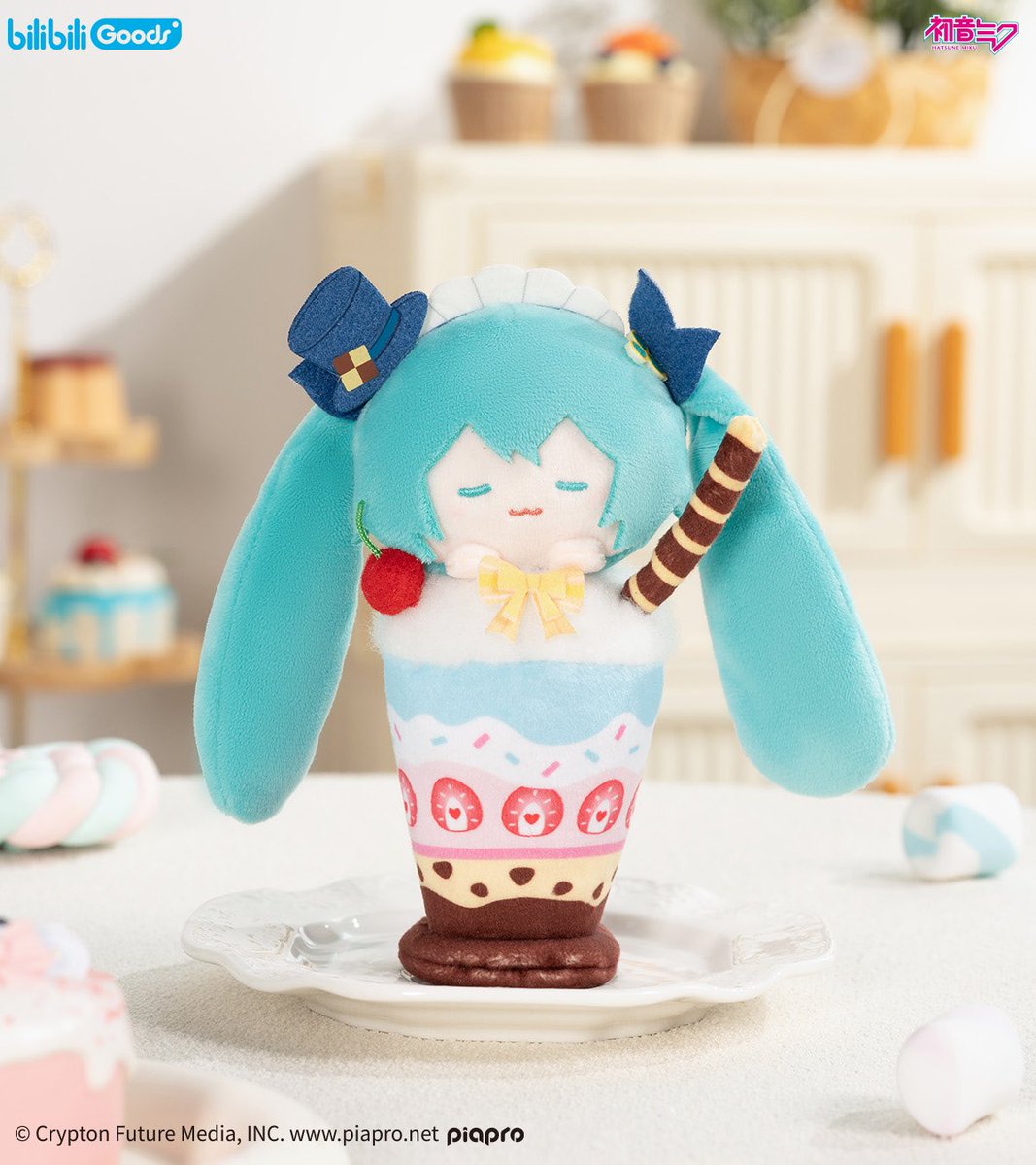 bilibiliGoods's tweet photo. ふわふわのぬいぐるみが、スイーツに変身！
初心蜜語シリーズ　スイーツぬいぐるみが登場！
イチゴケーキ、パフェ、アイス…….どの子もとびきりキュートで、思わずぎゅっと抱きしめたくなっちゃう🤍
癒しがひとつ増えること間違いなし！ https://t.co/RA3atkk80t