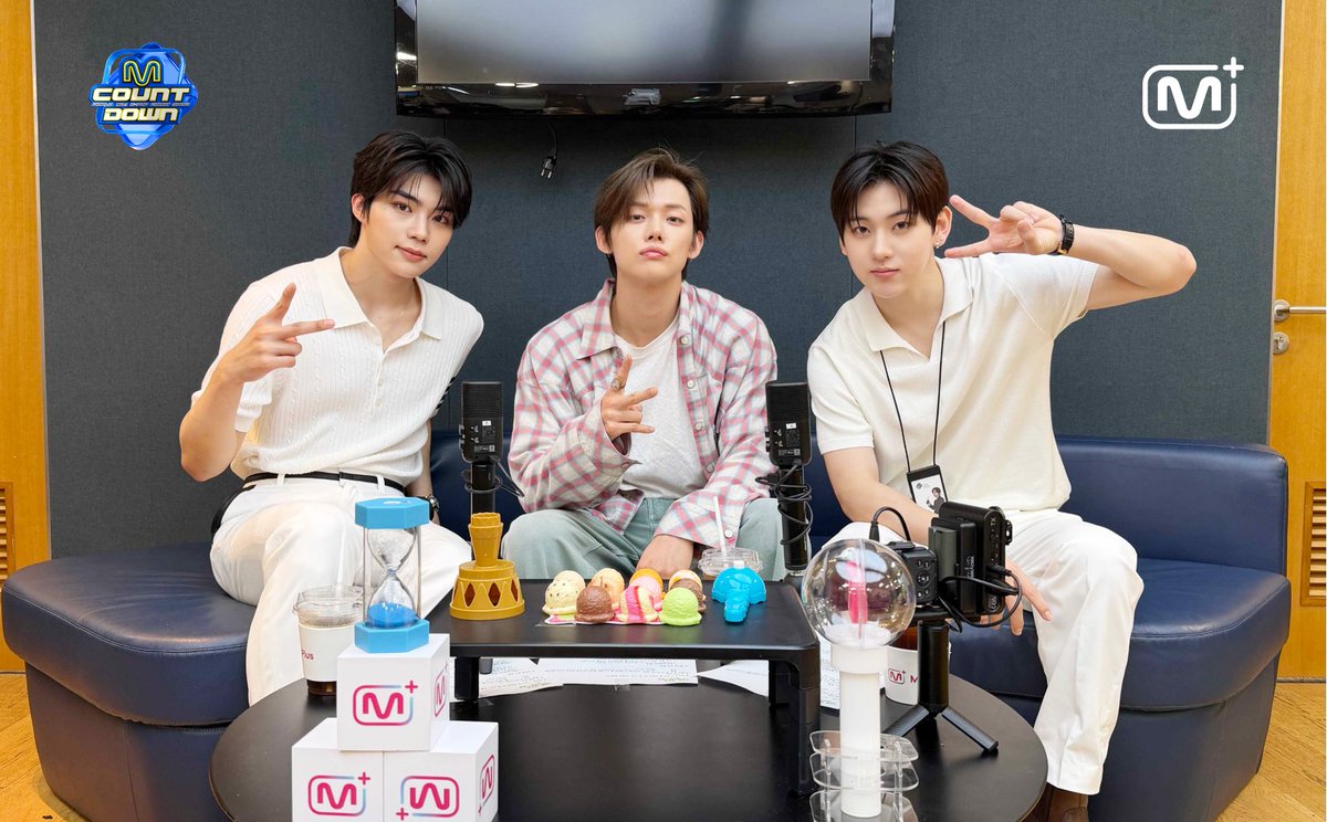 mnetplus's tweet photo. ˗ˏˋ #대친소 연준 비하인드 포토 도착★ ˎˊ˗

𝐌𝐧𝐞𝐭 𝐏𝐥𝐮𝐬에만 공개되는 더 많은 포토를 확인하세요!
📸𝗠𝗢𝗥𝗘 𝗣𝗛𝗢𝗧𝗢
https://t.co/3nt19YCSWW

👇𝐄𝐕𝐄𝐍𝐓
라이브 인증샷 찍으셨나요? ❛시청 인증 이벤트❜ 연준이  준비한 특별한 선물도 받아가세요🎁~ 2026.7.26(KST)
❛A special gift❜ from a friend visiting Waiting Room Live🎁
Don’t miss out! ~ July 26, 2026 (KST)
https://t.co/DZrBiP2aF2

#VotePlayLove #All_of_KPOP
#MnetPlus #엠넷플러스
#MCD_waitingroom_live #대친소
#MCOUNTDOWN #엠카운트다운  #YEONJUN #박건욱 #계훈