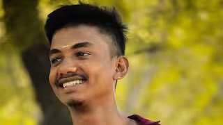 MaridhasAnswers's tweet photo. தூத்துக்குடி 26 வயது அருணாச்சலம் என்ற நபர் தலையில் காவலர்கள் அடித்ததில் மரணம் என தகவல். 

அவர் செய்த குற்றம் என்ன ? 
அங்குள்ள டாஸ்மாக் கடையில் பாட்டில்களை வாங்கி வந்து, கடையை மூடிய பிறகு கூடுதல் விலைக்கு அவற்றை விற்று வந்துள்ளார். 

இதற்காக 26 வயது சின்ன பையன அடிச்சு சாவடிப்பீங்க?