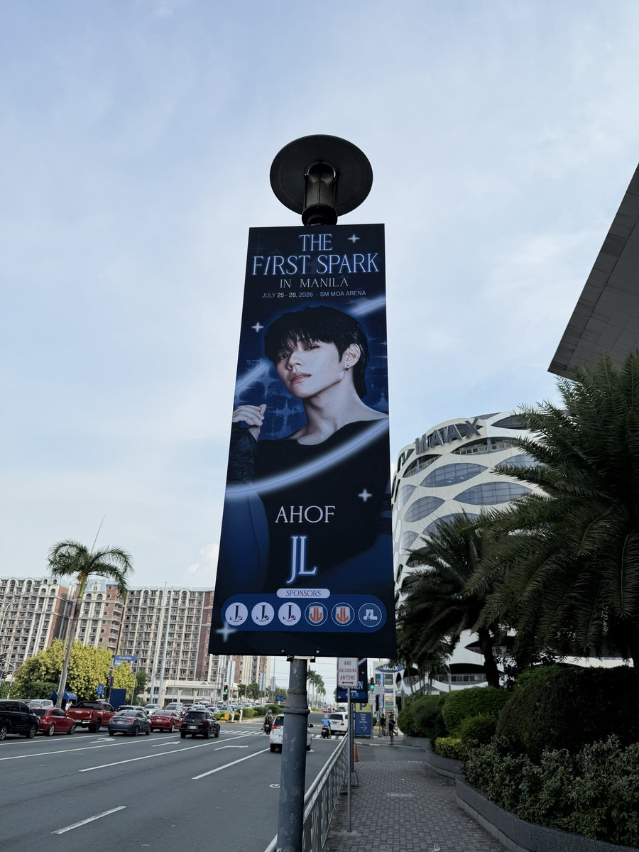 _ahofJL's tweet photo. the philippine prince solo and duo (stejay) lamp post banners surrounding moa and moa arena 🌟⚓️

#아홉 #AHOF  @AHOF_official 
#JL #제이엘 #STEVEN #스티븐 https://t.co/pvWHvr2abM