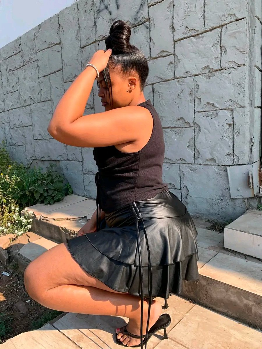 Mashilanie's tweet photo. Me in 4 slides 💋❣️💥💦💯 https://t.co/bJHAd5mR9E