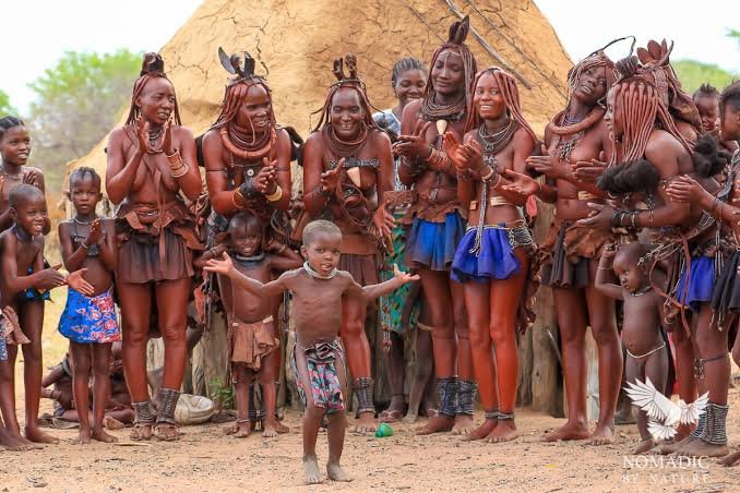 0xMubarak's tweet photo. Himba tribe. https://t.co/1WHL5Y39rC