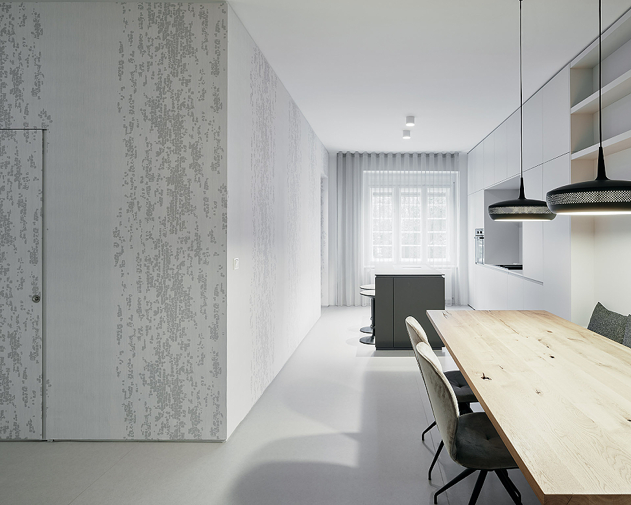 Interior_es's tweet photo. INNOCAD #architecture renovated this #home dating from 1929–1931, organising it around a central volume containing the #bathroom and making the #kitchen the heart of daily life.
-> Photography: ©paul ott photografiert
-> https://t.co/xTFX7jsEdA
-> #renovation #interiors #Graz https://t.co/x3pynyqVmf