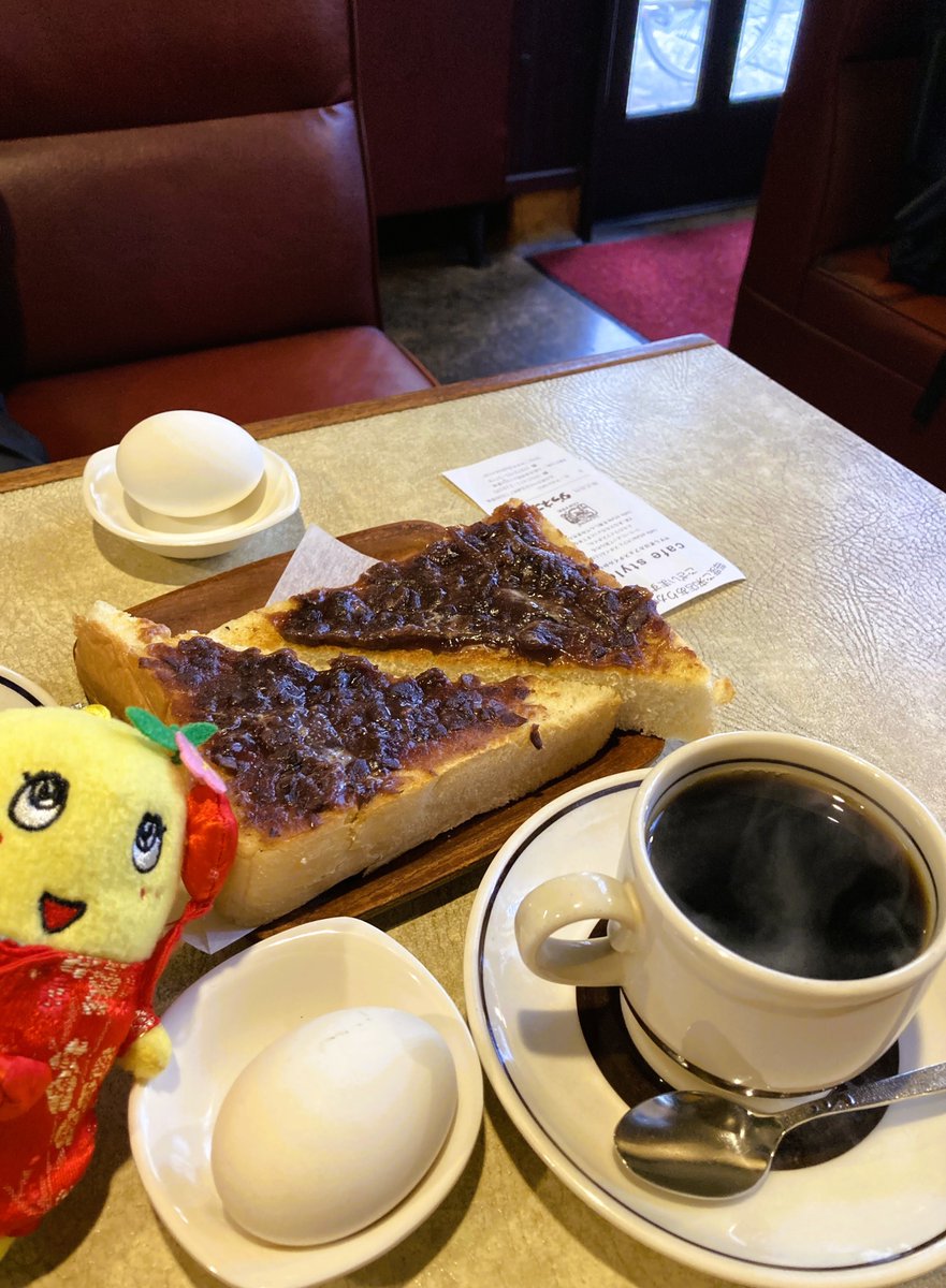 9jasmine2's tweet photo. 名古屋の喫茶店のモーニング
安宿街の裏通りの昭和レトロな喫茶店

コーヒー400円＋無料でトーストと卵を付けられる
若い人たちが行列作っててびっくりしたけど、昭和レトロな雰囲気を味わいながらこの値段で朝食食べれるなら行きたくなるよね

喫茶モック
#喫茶店 https://t.co/3TqaOhw1Bp