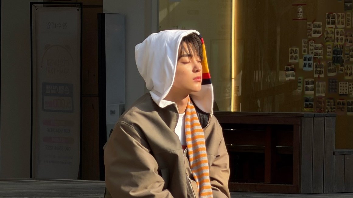 keonholds's tweet photo. sshh.. puppy #건호 is sunbathing ☀️ https://t.co/nm7uR7btKB