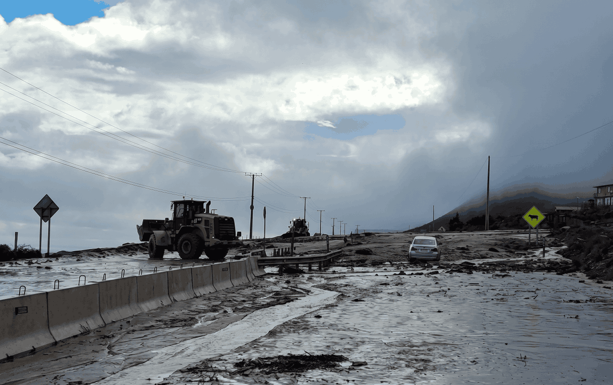 MiRadiols's tweet photo. Ruta 5 mantiene corte total entre La Serena y Vallenar: Solo pueden circular vehículos de emergencia y abastecimiento https://t.co/eQFqpEqW03 https://t.co/97BU5F674c