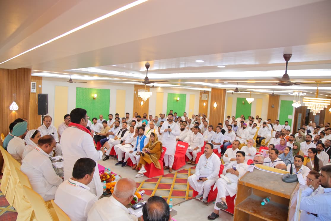 IncminorityRJ's tweet photo. राजस्थान प्रदेश कांग्रेस कमेटी (अल्पसंख्यक विभाग) के प्रदेश अध्यक्ष MDचोपदार की अध्यक्षता में प्रदेश कार्यकारिणी एवं जिला अध्यक्षों की संयुक्त बैठक कल जयपुर के होटल सैफ्रॉन, झोटवाड़ा में सफलतापूर्वक सम्पन्न हुई। https://t.co/zJIbym3O84