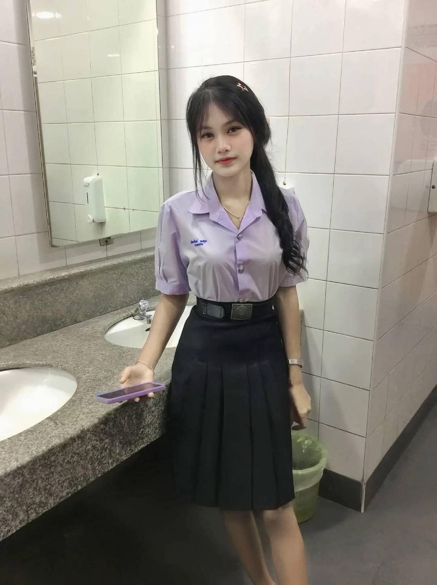 oprynhfngznwlz's tweet photo. มีของน้องก้อนเมฆ กับครูที่ปรึกษา
กดรีส่งต่อทางเดมค่ะ https://t.co/ho5chp0nm9