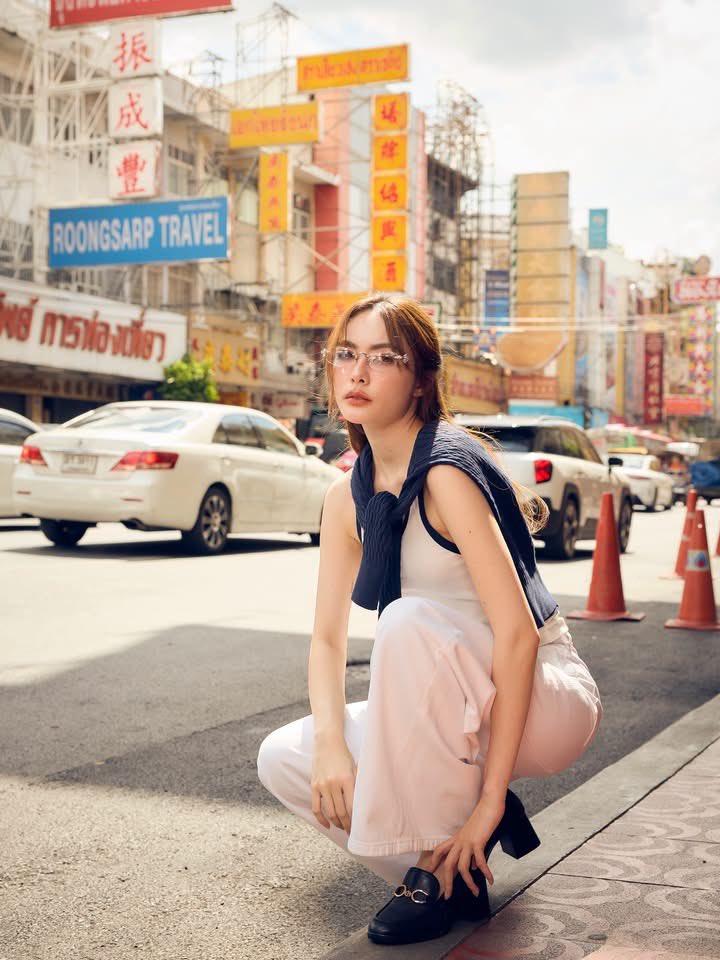 EngLotCruise's tweet photo. น้องชากับ Tommy Hilfiger 
เท่สุดดดดดด 💙🤍 

#CharlotteAustin #ชาล็อตออสติน 
@TommyHilfiger @itscharlotty https://t.co/7DByfjJHWg