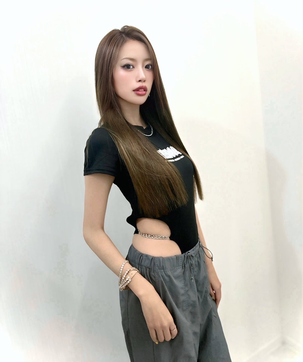 kako_6717's tweet photo. シルバーアッシュにして毛先も綺麗に揃えてもらった💇‍♀️💛
三賀森さん今回もありがとうございました🥰

来月はサーキットだけじゃなくて海やプールでもお仕事あるから髪のケアも大変だけどがんばる✊

#吉祥寺美容室lic  @tsuyoash https://t.co/n3WJZOw5Vb