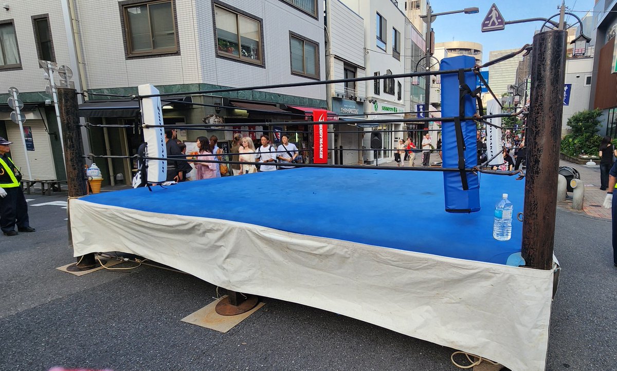 Referee_YASU's tweet photo. 新宿バトルエイドin神楽坂2日目です！
本日も18:30よりりそな銀行神楽坂店前でお待ちしてます！ https://t.co/kJLlsl2445