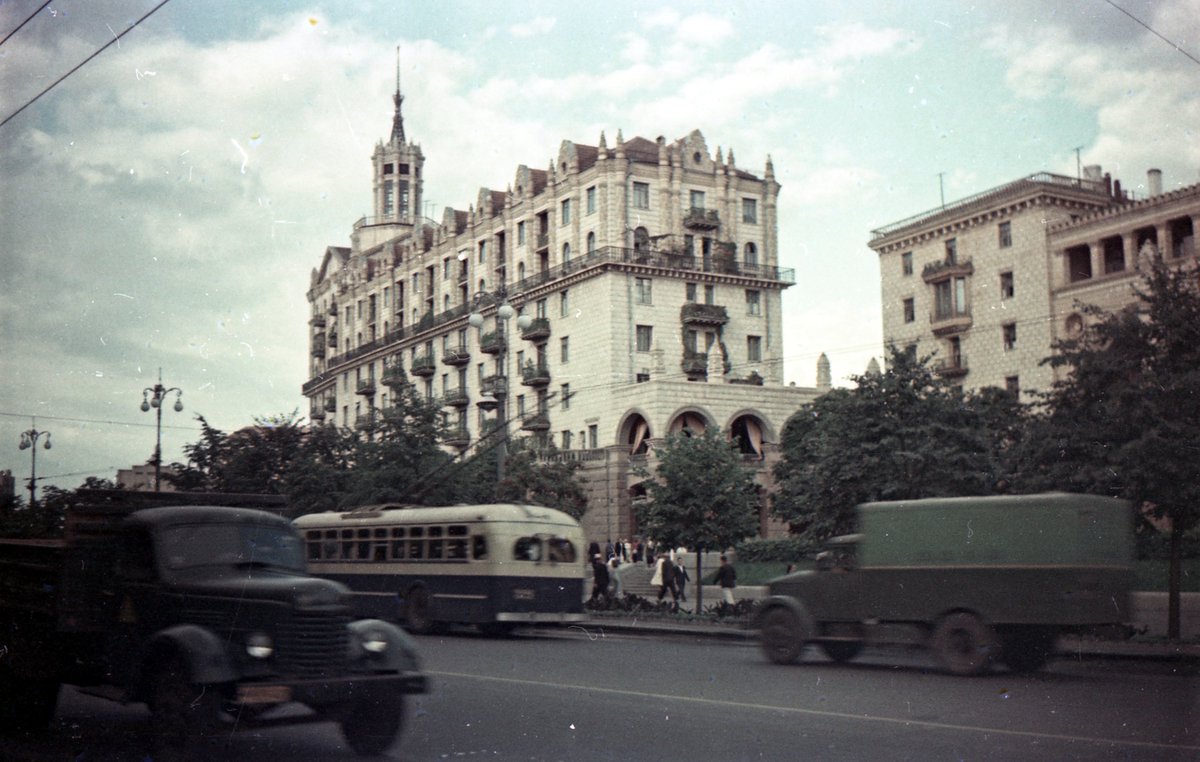 stevekyiv's tweet photo. 1956 рік. #Kyiv Київ. Хрещатик. https://t.co/3a4YCpkDFP