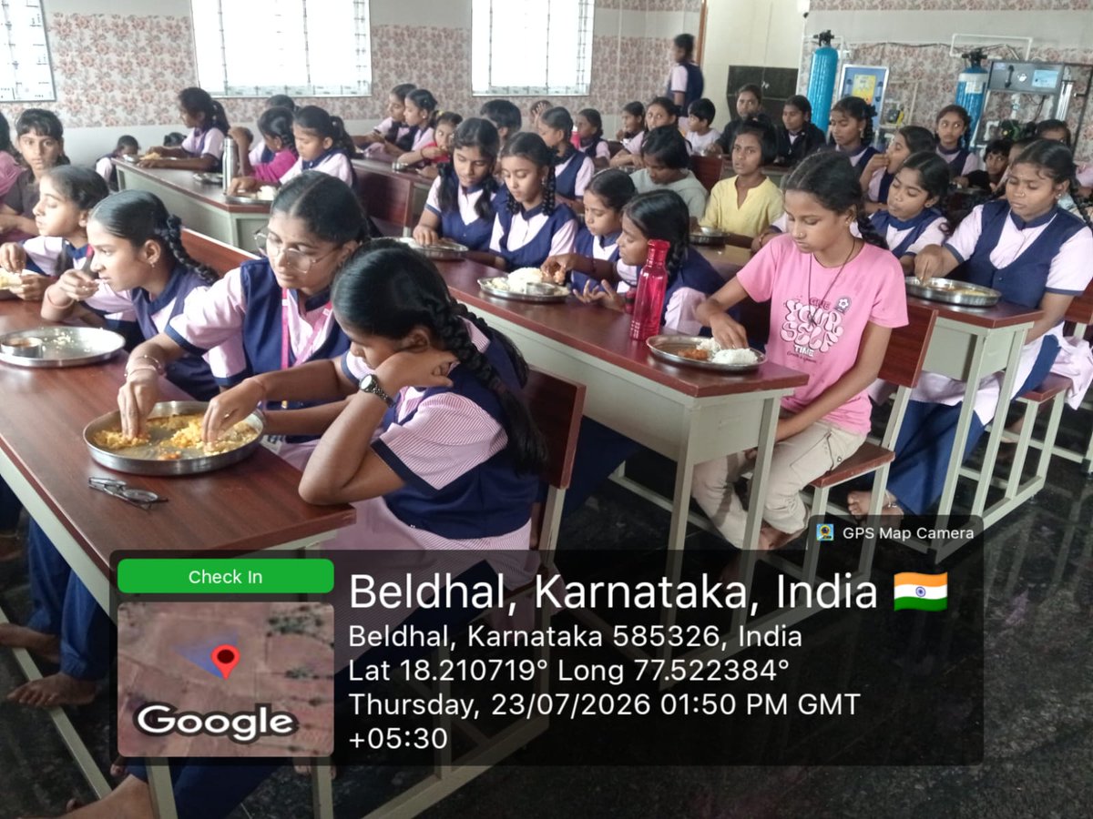 Dbrars_St_822's tweet photo. AFTERNOON LUNCH AT DBRARS SCHOOL ST-822 CHINTAKI TQ AURAD DIST BIDAR https://t.co/ly39cgVekp