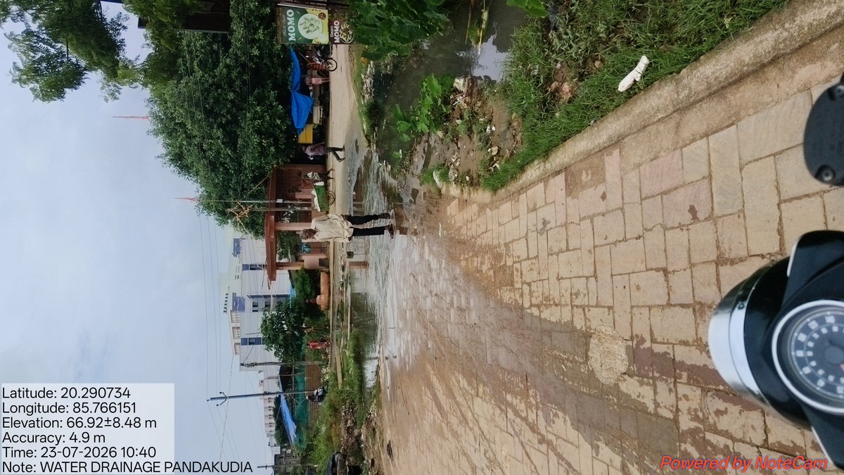 laxmisankar4's tweet photo. @bmcbbsr @MayorofBBSR @CMO_Odisha Is BMC waiting for another Drainage accident near PANDAKUDIA entry near SOA campus 4, drain water is flowing above  road always,drain is cmpltly jam, road is blocked by locals, childrens are going to school ths road, several complaints no action https://t.co/DgD4mvfngq