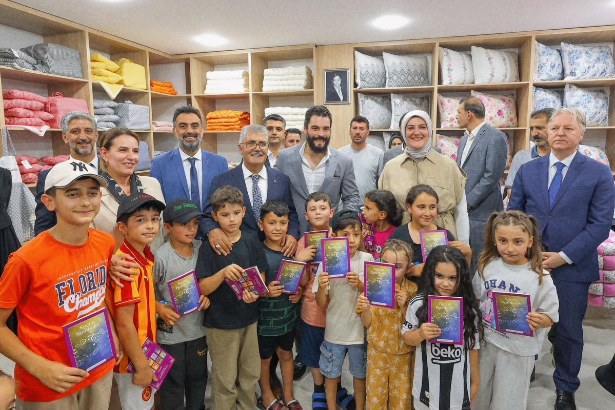 GulcanTarimoglu's tweet photo. Akın Akınözü, vefat eden annesi Özlem Akınözü adına Bingöl'de çocuklar ve kadınlar için bir sanat atölyesi açtı.

#akınakınözü https://t.co/SZbtHDbzeY
