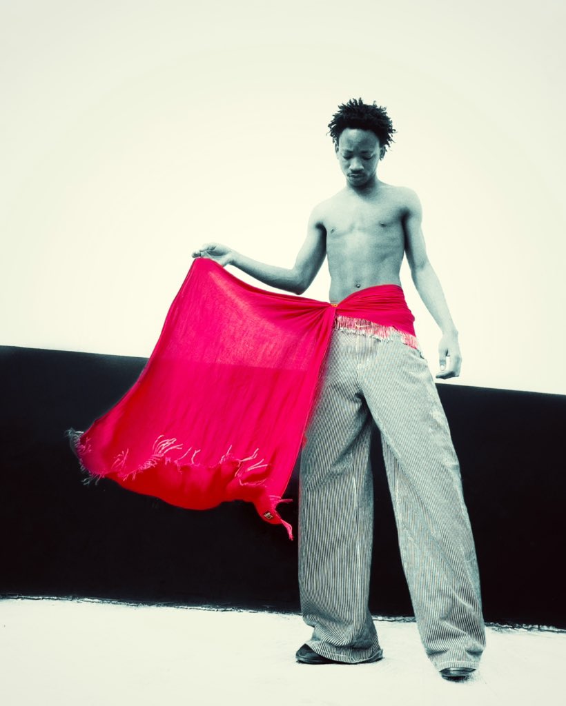 jedidiah_jpeg's tweet photo. swaying in the wind, the red scarf. 
the sign of el matador's presence. 
there is no bull, only life.
and he takes it by the horns.
⭐️: @LaseSupremacy 
📸: @Jedisthedarkone https://t.co/3YKKQIW3uf