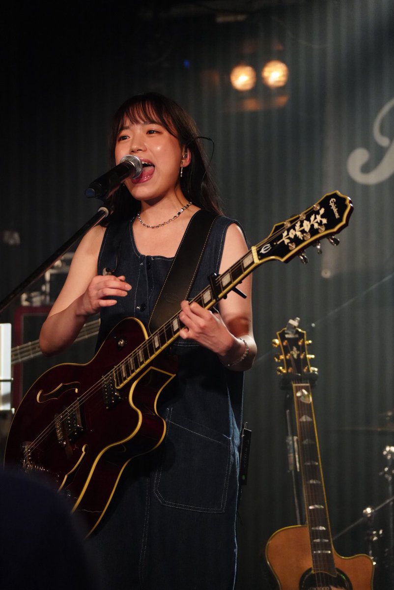 bird_612's tweet photo. ちゆのライブ🎤🎸
愛知公演してくれるの嬉しい���️
夢星がほんとにいい曲で、チームしゃちほこ時代から応援してるからこそ想うことがたくさんある💭💫
メンバーにも恵まれて、音楽活動を続けてくれることがほんと嬉しい😭
これからも応援するね〜📣
#想空 #伊藤千由李 https://t.co/VcGRgj0CNO