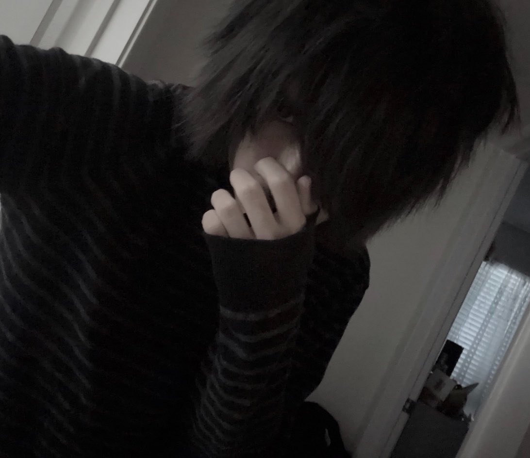 nauseatiing's tweet photo. die https://t.co/3Pht9FXp9D