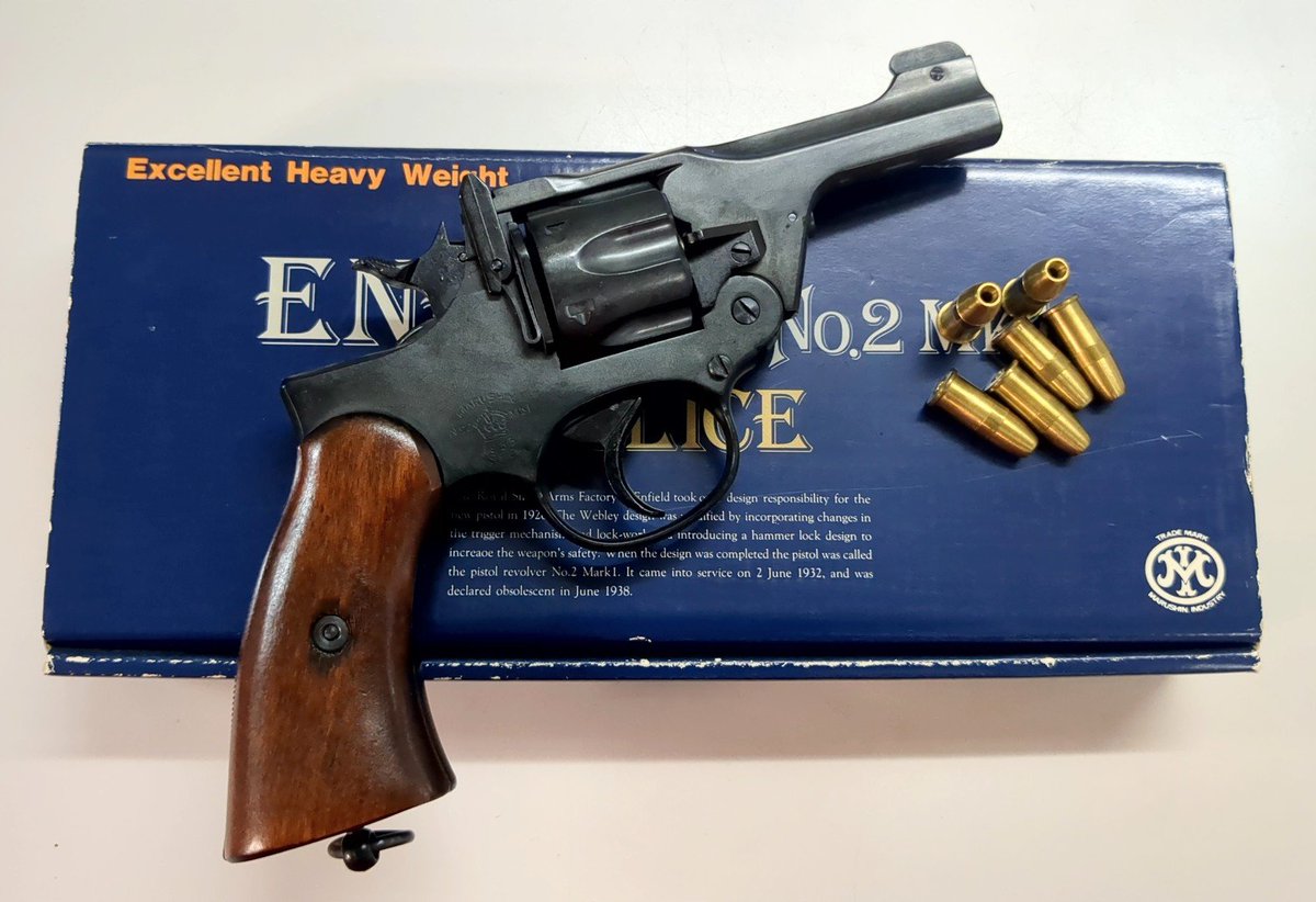 LAHOBBYSHOPUSED's tweet photo. 旧き良きモデルガン

マルシン
ENFIELD No.2 Mk1 POLICE
Excellent Heavy Weight

とはいえ現代でもモデルガンとしては現役ですが、この個体は90年頃の小さな箱世代の懐かしい一丁です

第二次大戦中に生まれたイギリスのリボルバーモデル https://t.co/3Jdv46JaOg