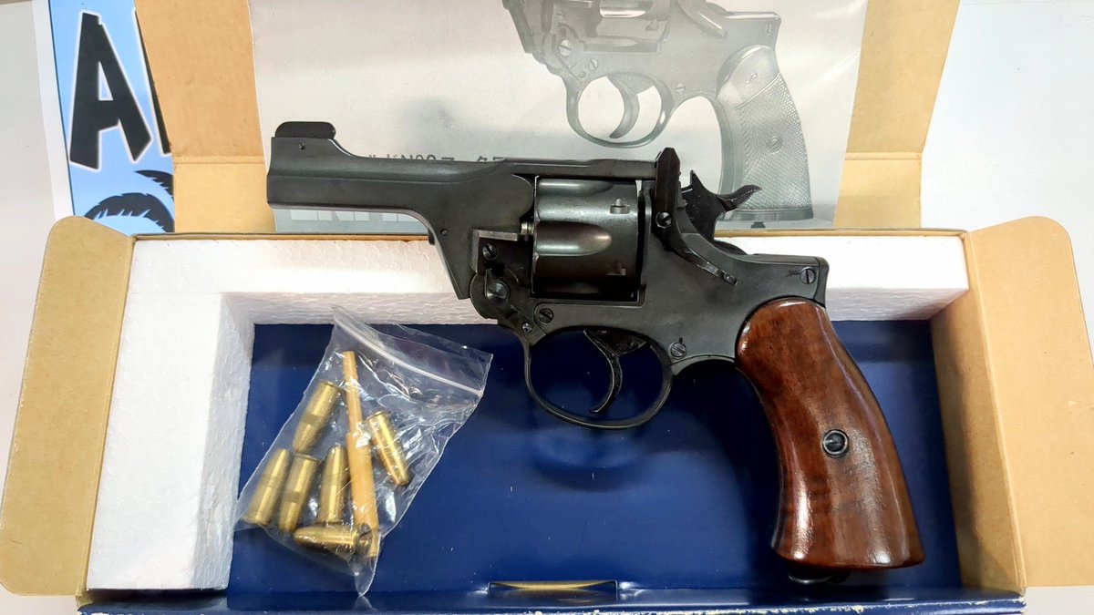LAHOBBYSHOPUSED's tweet photo. 旧き良きモデルガン

マルシン
ENFIELD No.2 Mk1 POLICE
Excellent Heavy Weight

とはいえ現代でもモデルガンとしては現役ですが、この個体は90年頃の小さな箱世代の懐かしい一丁です

第二次大戦中に生まれたイギリスのリボルバーモデル https://t.co/3Jdv46JaOg