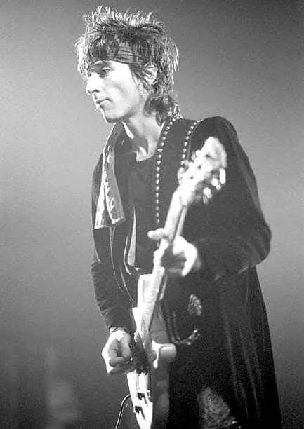 ty_ym2's tweet photo. #JohnnyThunders
#TheHeartbreakers
#ChineseRocks
#名曲中の名曲🤘
https://t.co/XhJ1iuutbQ❇ https://t.co/HnUBupDjrH