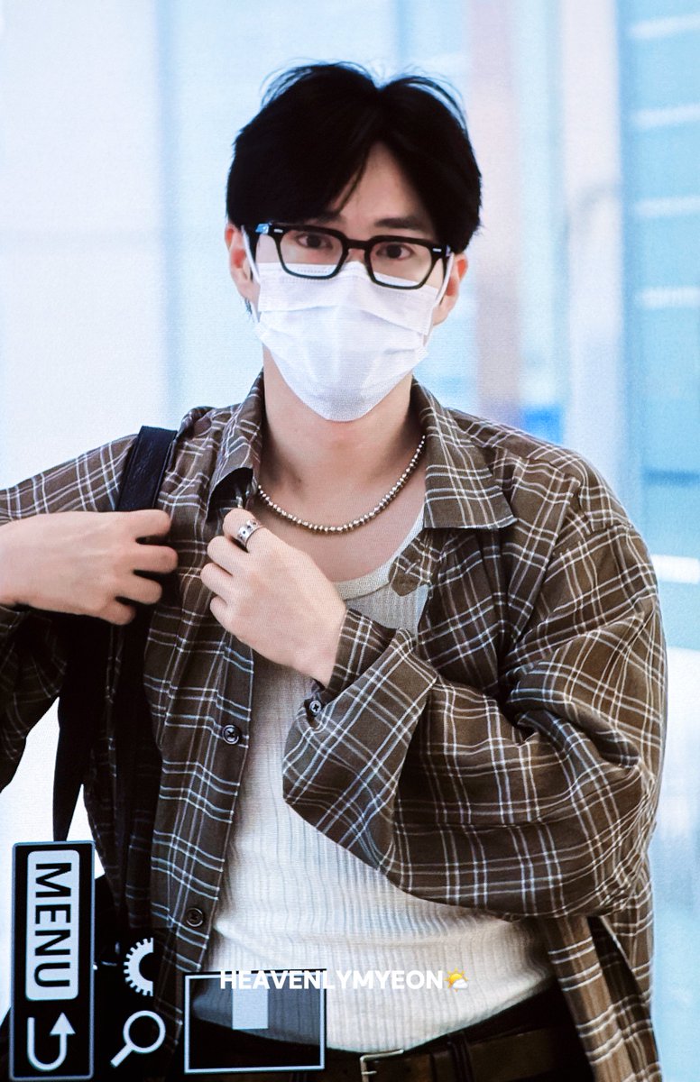 HeavenlyMyeon's tweet photo. 260723 ICN

Runway 

#수호 #SUHO #준면 #金俊勉 #スホ 
#EXO @weareoneEXO https://t.co/f7bVA3ahxx