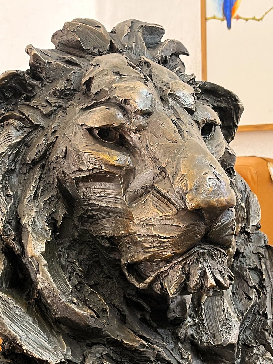 BrandonBronze's tweet photo. A piece like this doesn't just fill a space — it commands it. 

Lion Bust (Life-size)

Dimensions (cm): 62H x 61W x 72L
Material: Bronze
Weight: 70kg

DM us to enquire about availability, custom commissions, or shipping for this piece.

#BronzeSculpture #WildlifeArt #AfricanArt https://t.co/4c1IzmQ5xy