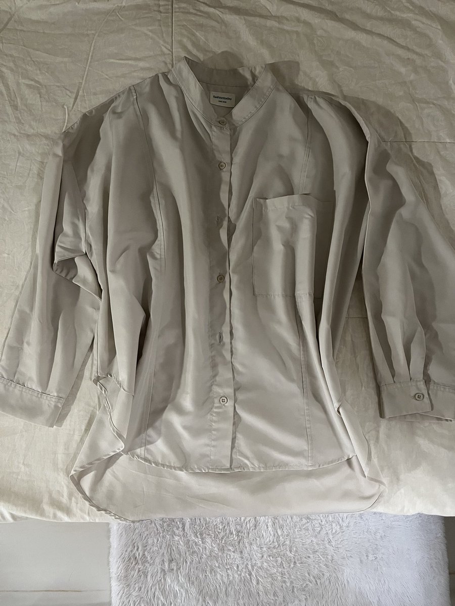 beenastasya's tweet photo. WTS PRELOVED BAJU &amp; ATASAN &amp; TOP &amp; BLOUSE  &amp; ROK &amp; JEANS &amp; CELANA &amp; DRESS

🛍️ Uniqlo, H&amp;M, Converse, Colorbox, dll

mostly 1-2x pakai, ada yang new juga
📍 Bandung
co by Shopee ( oyen ) splitpay &amp; cod bisa yaa :D

dm for more! 💌 https://t.co/lCDiTCumCp