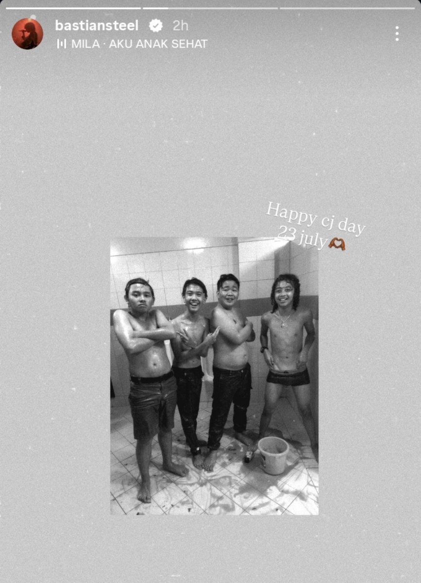 zuzuzuslf's tweet photo. gapernah absen ngucapin anniv ke comate 😭😭🥹 https://t.co/aqj4xKq79j