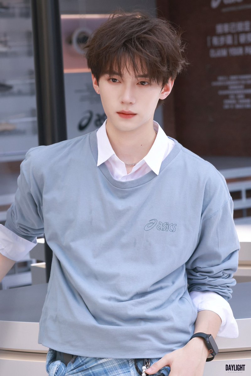 luiii_1122's tweet photo. 260723 Asics 행사

#주익연 #周翊然 #ZhouYiran https://t.co/B8zlEFgvxx