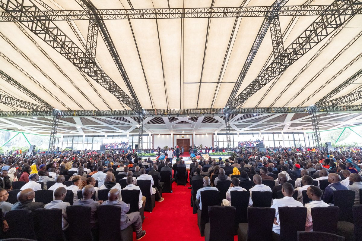 WilliamsRuto's tweet photo. In Nairobi County alone, 36 Affordable Housing Programme projects are underway, and set to deliver more than 180,000 decent and units while creating tens of thousands of jobs and stimulating economic activity across the capital city. https://t.co/ntebTC9OCJ
