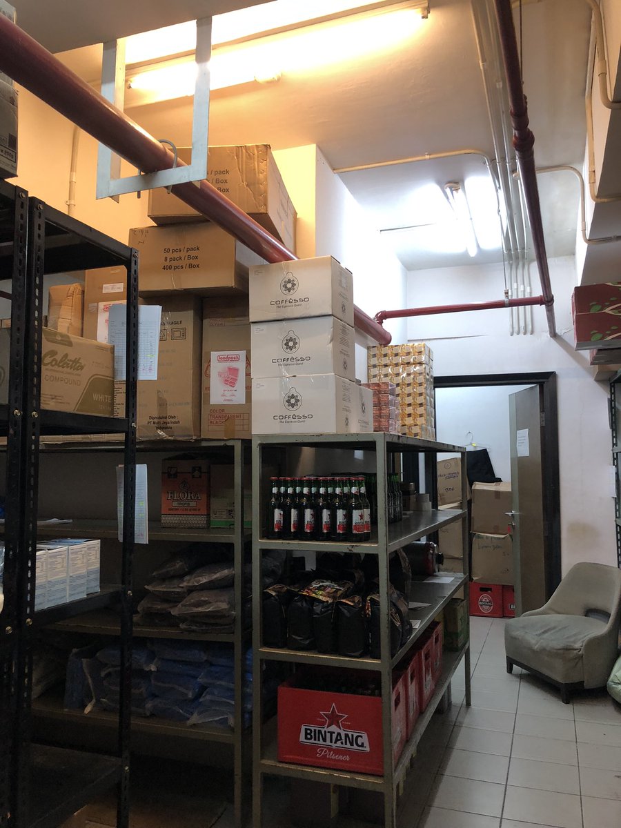 pureplemay's tweet photo. Day 23 — HARI INI PERTAMA KALI DISURUH INVENTORY DI GUDANG YG LUMAYAN DEBU SAMPE BERSIN BERKALI KALI (gapapasi) https://t.co/2kkRpszRxP