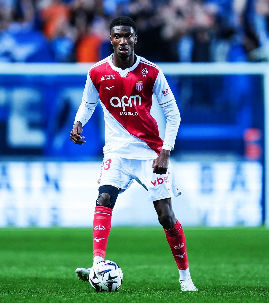 VibesFoot's tweet photo. 🔴💣 𝗔𝗖𝗖𝗢𝗥𝗗 𝗘𝗡𝗧𝗥𝗘 𝗡𝗘𝗪𝗖𝗔𝗦𝗧𝗟𝗘 𝗘𝗧 𝗠𝗢𝗡𝗔𝗖𝗢 𝗣𝗢𝗨𝗥 𝗔𝗟𝗔𝗗𝗝𝗜 𝗕𝗔𝗠𝗕𝗔 ! 🤝

Transfert d’un peu plus de 40M€ bonus compris. 💸

🗞️ @FabriceHawkins https://t.co/DbvWEiz7k5
