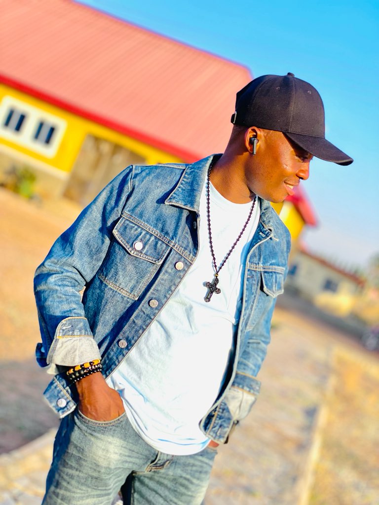 OgbeniGpraizz's tweet photo. Here you go 

One of my favourites oldies https://t.co/RYwoCPb7TC